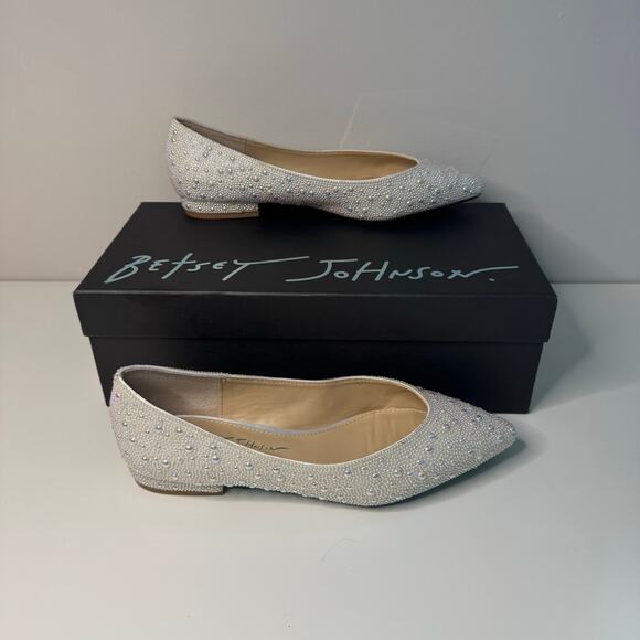Betsey Johnson Womens White SB-Jude Pearl Beaded Ballet Flats Size 7M Wedding - Picture 3 of 10
